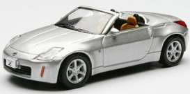 Nissan  - silver - 1:64 - Kyosho - 6006s - kyo6006s | Toms Modelautos
