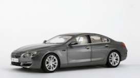 BMW  - 2011 grey - 1:18 - Paragon - 97016 - para97016 | Toms Modelautos