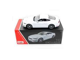 Ford  - 2015 white - 1:18 - Maisto - 38133w - mai38133w | Toms Modelautos