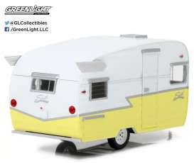 Shasta  - 2015 white/yellow - 1:24 - GreenLight - 18410A - gl18410A | Toms Modelautos