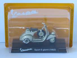Vespa  - Sport 6 giorni 1952 green - 1:18 - Magazine Models - X26ALA0016 - MagVes0016 | Toms Modelautos