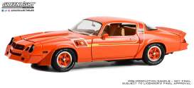 Chevrolet  - Camaro 1980 red/orange - 1:18 - GreenLight - 13658 - gl13658 | Toms Modelautos