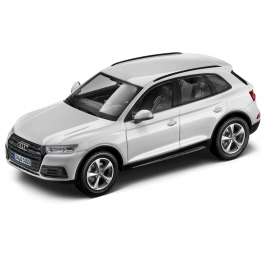 Audi  - Q5  2017 ibis white - 1:43 - Spark - Audi5011605631 | Toms Modelautos