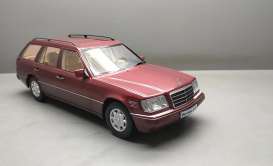 Mercedes Benz  - E Class T-model 1995 almandine red - 1:18 - Triple9 Collection - 1800362 - T9-1800362 | Toms Modelautos