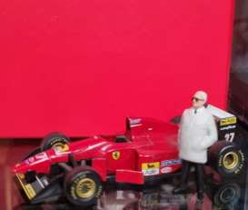 Figures diorama - Enzo Ferrari grey - 1:64 - Cartrix - CTLE64001 - CTLE64001 | Tom's Modelauto's