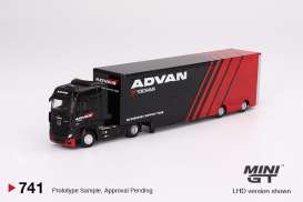 Mercedes Benz  - Actros 2023 red/black - 1:64 - Mini GT - 00741-R - MGT00741rhd | Toms Modelautos