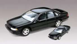 Chevrolet  - 1994  - 1:25 - Revell - Germany - rmxs6686 | Toms Modelautos