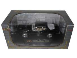 Studebaker  - 1963 black - 1:32 - Signature Models - sig32301bk | Toms Modelautos