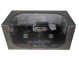 Studebaker - 1963 black - 1:32 - Signature Models - sig32301bk | Tom's Modelauto's Studebaker - 1963 black - 1:32 - Signature Models - sig32301bk | Tom's Modelauto's