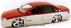 Chevrolet  - 1996 red/silver - 1:18 - Jada Toys - 63267rs - jada63267rs | Toms Modelautos