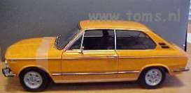 BMW  - 1971 orange - 1:18 - Minichamps - bmw430145824 | Toms Modelautos