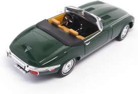Jaguar  - E-Type 1971 dark green - 1:18 - Lucky Diecast - 92608 - ldc92608gn | Toms Modelautos