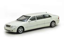 Mercedes Benz - 2000 white - 1:18 - SunStar - 4112 - sun4112 | Toms Modelautos Mercedes Benz - 2000 white - 1:18 - SunStar - 4112 - sun4112 | Toms Modelautos