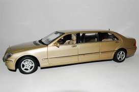 Mercedes Benz  - 2000 beige - 1:18 - SunStar - 4113 - sun4113 | Toms Modelautos