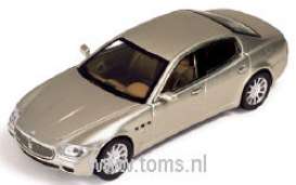 Maserati  - 2004 gold - 1:43 - IXO Models - moc039 - ixmoc039 | Toms Modelautos