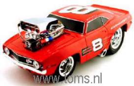 Chevrolet  - 1969 red - 1:24 - Muscle Machines - musm93111-nr8 | Toms Modelautos