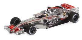 McLaren  - 2006 grey - 1:18 - Minichamps - 530061814 - mc530061814 | Toms Modelautos