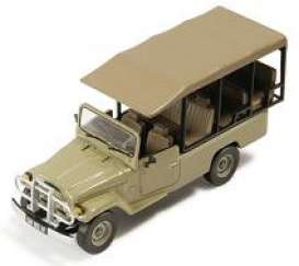 Toyota  - 1970 beige/maroon - 1:43 - IXO Models - clc084 - ixclc084 | Toms Modelautos