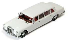 Mercedes Benz  - 1965 white - 1:43 - IXO Models - clc118 - ixclc118 | Toms Modelautos