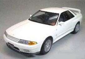 Nissan - Skyline GT-R R32 V-Spec II white - 1:18 - Kyosho - 8365w - kyo8365w | Tom's Modelauto's Nissan - Skyline GT-R R32 V-Spec II white - 1:18 - Kyosho - 8365w - kyo8365w | Tom's Modelauto's
