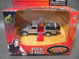   - silver - 1:64 - Muscle Machines - musm81111b | Toms Modelautos