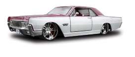 Lincoln  - 1966 silver/purple - 1:24 - Maisto - 31037sp - mai31037sp | Toms Modelautos