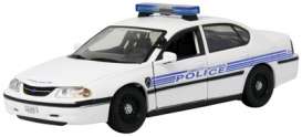 Chevrolet  - 2002 white - 1:24 - Motor Max - 76448 - mmax76448 | Toms Modelautos