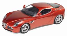 Alfa Romeo  - 8C 2007 metallic red - 1:18 - Welly - 18013r - welly18013r | Toms Modelautos