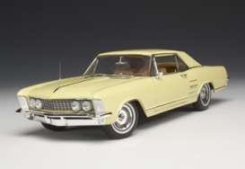 Buick  - 1964 sunburst yellow - 1:18 - Highway 61 - hw50679 | Toms Modelautos