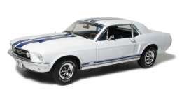 Ford  - 1967 white w/blue stripes - 1:18 - GreenLight - 50822 - gl50822 | Toms Modelautos