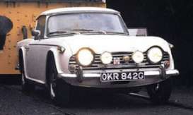 Triumph  - 1968 yellow - 1:43 - Spark - S0516 - spaS0516 | Toms Modelautos