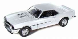 Chevrolet  - 1968 white - 1:18 - Welly - 12556w - welly12556w | Toms Modelautos