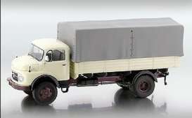 Mercedes Benz  - light green - 1:43 - Premium Classixxs - premium12058 | Toms Modelautos