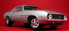Chevrolet  - 1969 silver - 1:18 - Supercar Collectibles - super50697A | Toms Modelautos