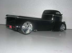 Ford  - 1947 black - 1:24 - Jada Toys - 96233bk - jada96233bk | Toms Modelautos