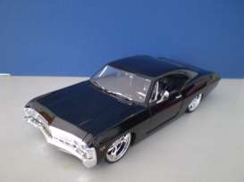 Chevrolet  - 1967 glossy black - 1:24 - Jada Toys - 96286bk - jada96286bk | Toms Modelautos