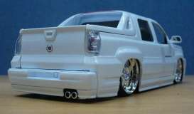Cadillac  - 2002 pearl white - 1:24 - Jada Toys - 92054w - jada92054w | Toms Modelautos