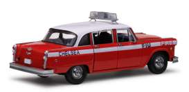 Checker  - 1981 red/white - 1:18 - SunStar - 2508 - sun2508 | Toms Modelautos
