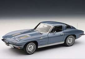 Chevrolet  - 1963 silver blue - 1:18 - AutoArt - 71182 - autoart71182 | Toms Modelautos