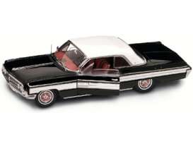 Oldsmobile  - 1962 black/white roof - 1:18 - Yatming - yat20208bk | Toms Modelautos