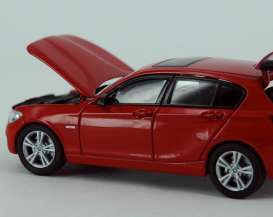 BMW  - 2010 karmesin red - 1:43 - Paragon - 91001 - para91001 | Toms Modelautos