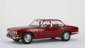 Jaguar  - 1971 regency red - 1:18 - Paragon - 2011002LHD - para2011002LHD | Toms Modelautos