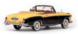 Mercedes Benz  - 1958 yellow/brasil brown - 1:18 - SunStar - 3573 - sun3573 | Toms Modelautos