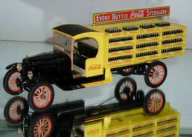Ford  - 1927 yellow/black - 1:24 - Danbury Mint - dm27cocacola | Toms Modelautos