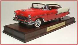 Chevrolet  - 1955 red/white - 1:16 - Danbury Mint - dm16-55belair | Toms Modelautos