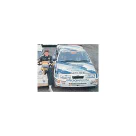Ford  - 1985 white - 1:18 - Minichamps - 540861899 - mc540861899 | Toms Modelautos