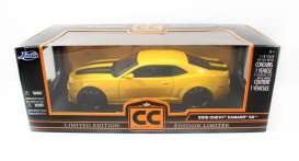 Chevrolet  - 2010 yellow with black stripes - 1:18 - Jada Toys - 96325y - jada96325y | Toms Modelautos