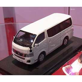 Nissan  - 1969 white - 1:43 - Ebbro - ebb44846 | Toms Modelautos