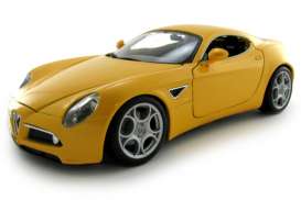 Alfa Romeo  - 8C 2007 yellow - 1:18 - Bburago - 12077y - bura12077y | Toms Modelautos