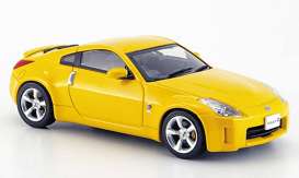 Nissan  - 2004 yellow - 1:43 - J Collection - jmojc070 | Toms Modelautos